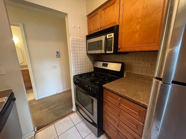 156 Asbury Avenue 5, Evanston, IL 60202