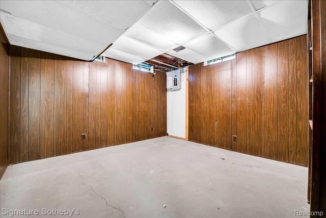 14418 Gary Lane, Livonia, MI 48154