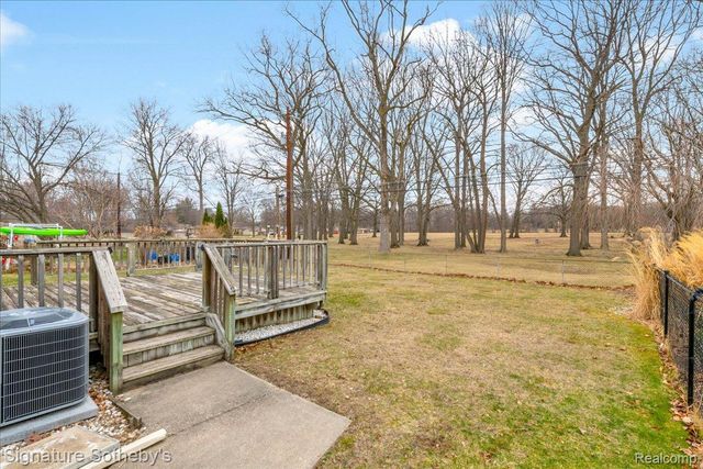 14418 Gary Lane, Livonia, MI 48154