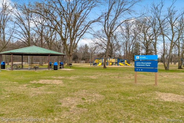 14418 Gary Lane, Livonia, MI 48154