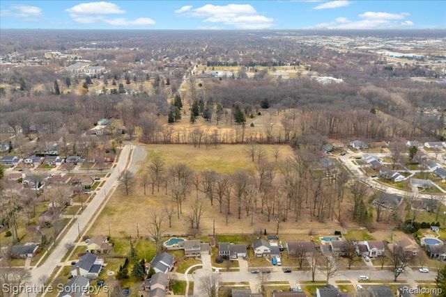 14418 Gary Lane, Livonia, MI 48154