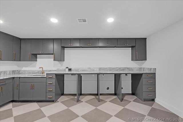 4717 S Atlanta Place, Tulsa, OK 74105