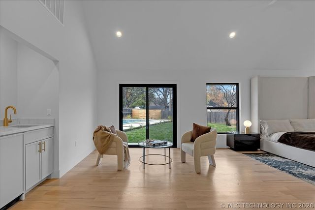 4717 S Atlanta Place, Tulsa, OK 74105