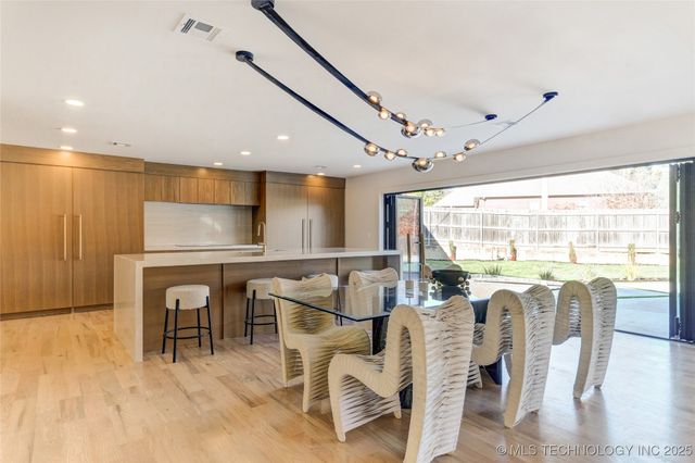 4717 S Atlanta Place, Tulsa, OK 74105