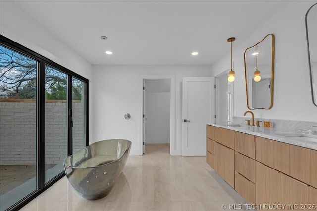 4717 S Atlanta Place, Tulsa, OK 74105