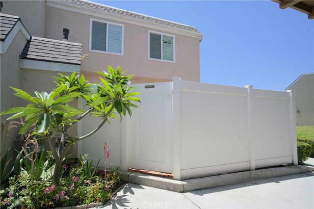 10 Raleigh, Irvine, CA 92604