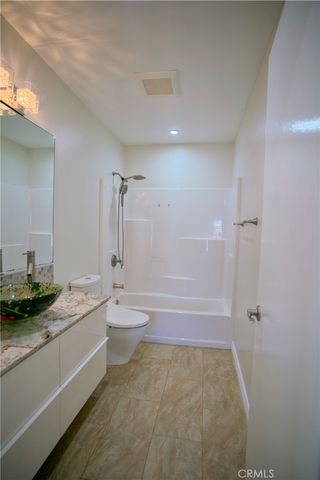 10 Raleigh, Irvine, CA 92604