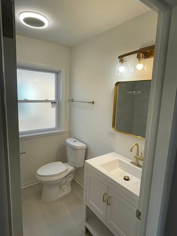 654 W 111th Street, Chicago, IL 60628