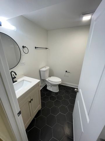 654 W 111th Street, Chicago, IL 60628