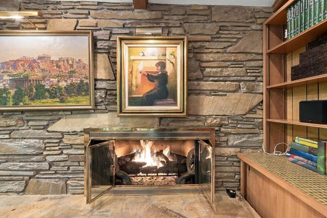 31 Hancock Hill Dr, Worcester, MA 01609