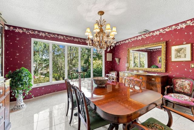 31 Hancock Hill Dr, Worcester, MA 01609