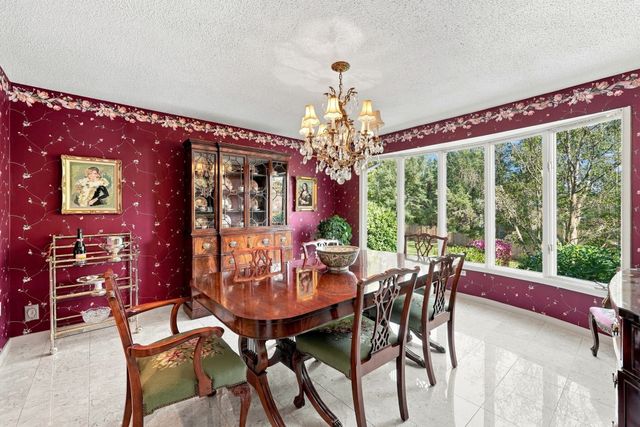 31 Hancock Hill Dr, Worcester, MA 01609