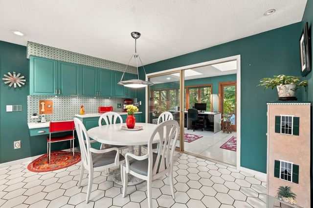 31 Hancock Hill Dr, Worcester, MA 01609
