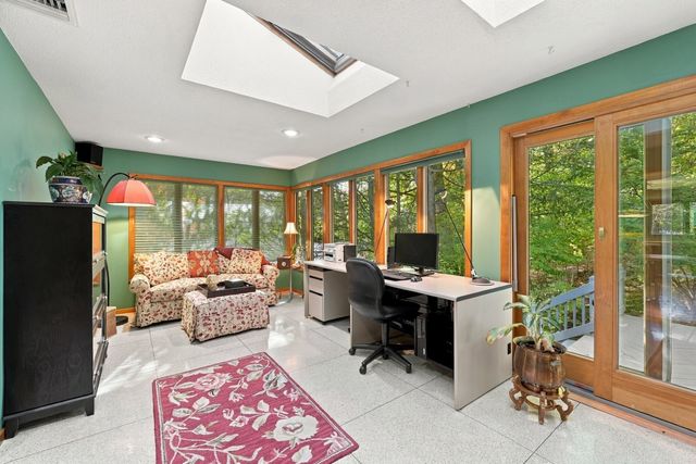 31 Hancock Hill Dr, Worcester, MA 01609