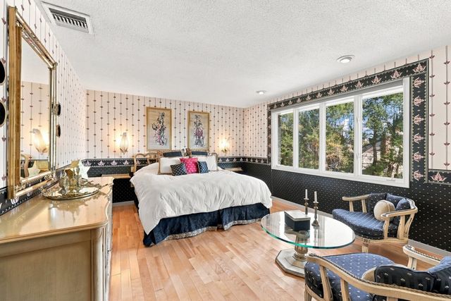 31 Hancock Hill Dr, Worcester, MA 01609