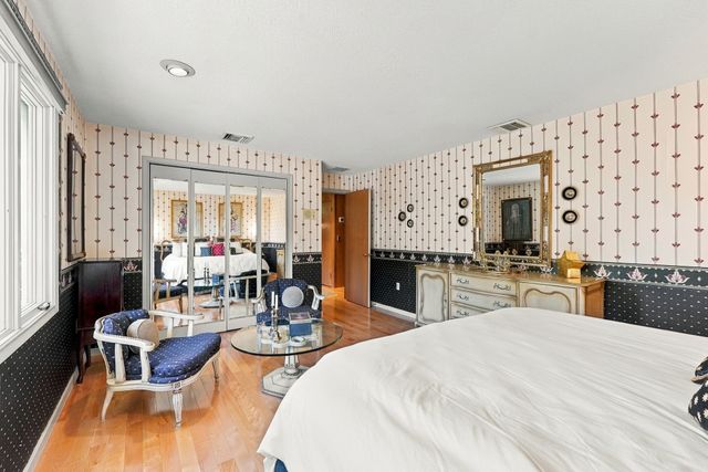 31 Hancock Hill Dr, Worcester, MA 01609