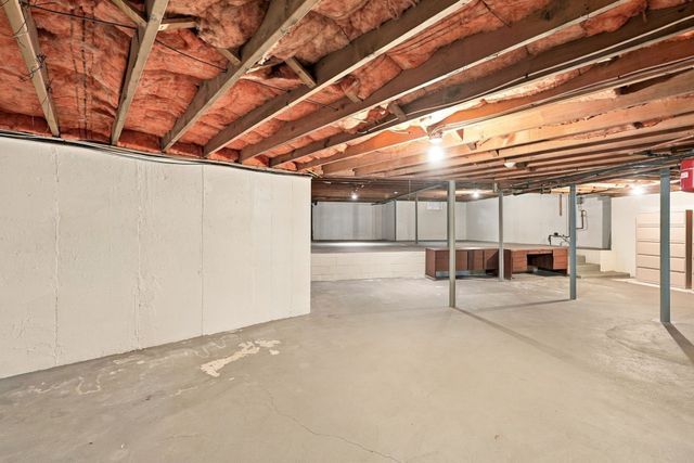 31 Hancock Hill Dr, Worcester, MA 01609