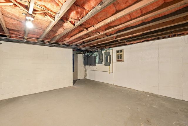 31 Hancock Hill Dr, Worcester, MA 01609