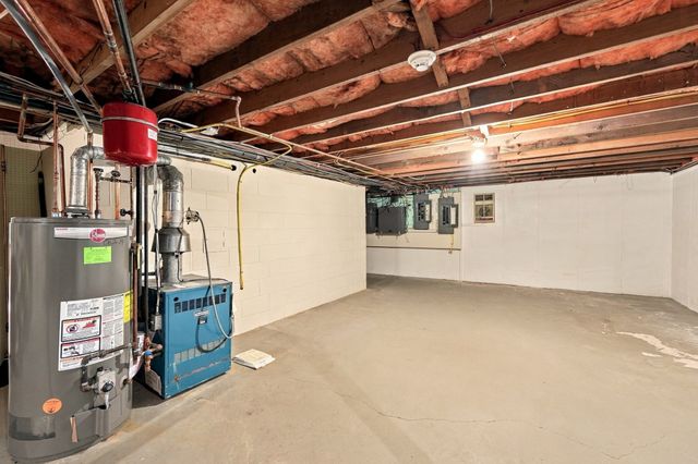 31 Hancock Hill Dr, Worcester, MA 01609