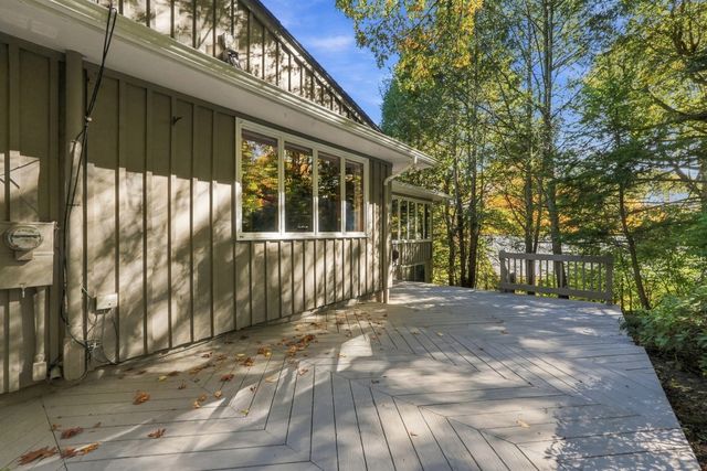 31 Hancock Hill Dr, Worcester, MA 01609