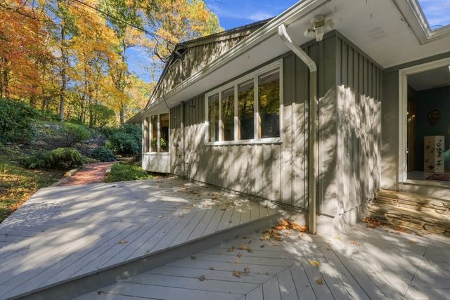 31 Hancock Hill Dr, Worcester, MA 01609