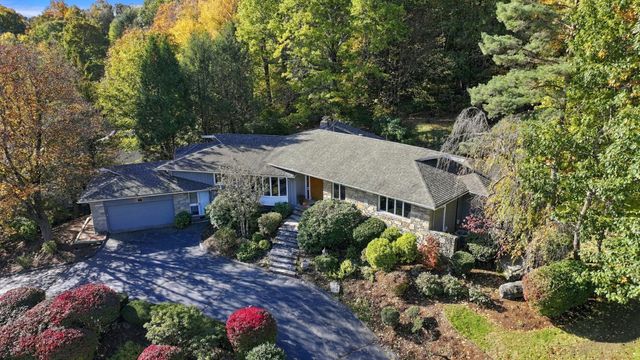 31 Hancock Hill Dr, Worcester, MA 01609