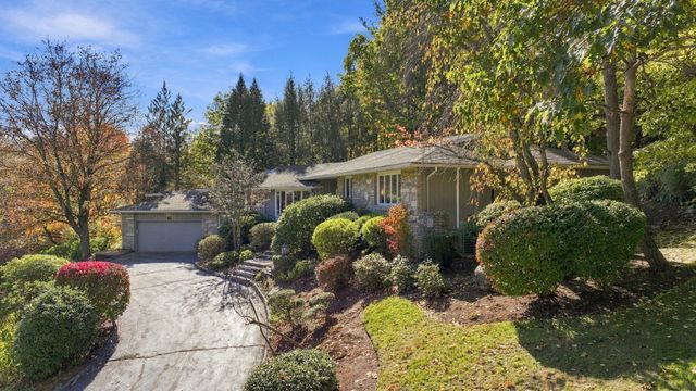 31 Hancock Hill Dr, Worcester, MA 01609