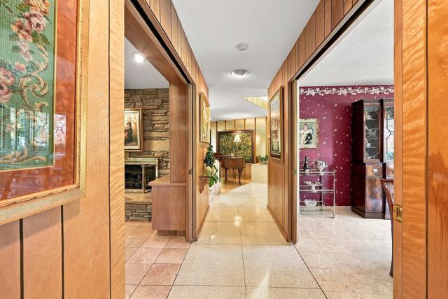 31 Hancock Hill Dr, Worcester, MA 01609