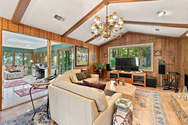 31 Hancock Hill Dr, Worcester, MA 01609