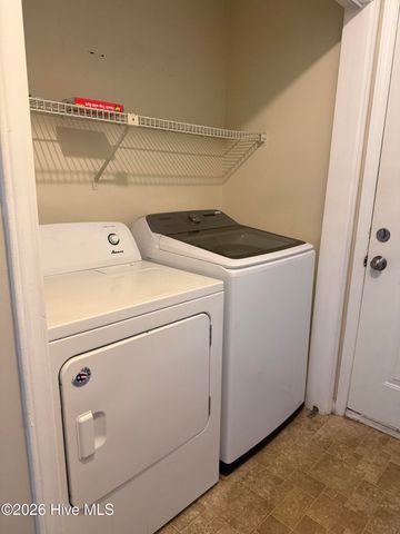 4230 Wilshire Boulevard Apt 202, Wilmington, NC 28403