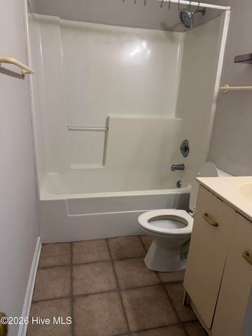4230 Wilshire Boulevard Apt 202, Wilmington, NC 28403