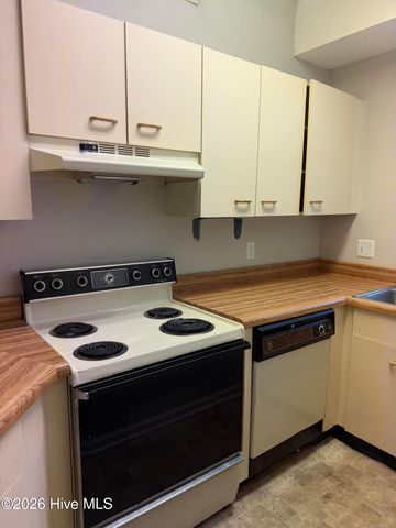 4230 Wilshire Boulevard Apt 202, Wilmington, NC 28403