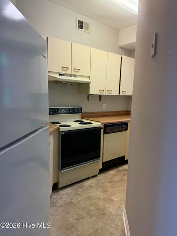 4230 Wilshire Boulevard Apt 202, Wilmington, NC 28403