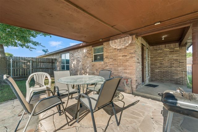 103 Comfort Court, Waxahachie, TX 75165
