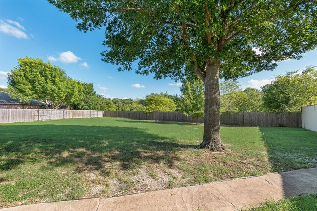103 Comfort Court, Waxahachie, TX 75165