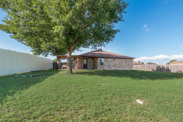 103 Comfort Court, Waxahachie, TX 75165