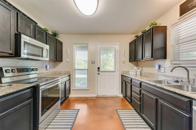 103 Comfort Court, Waxahachie, TX 75165