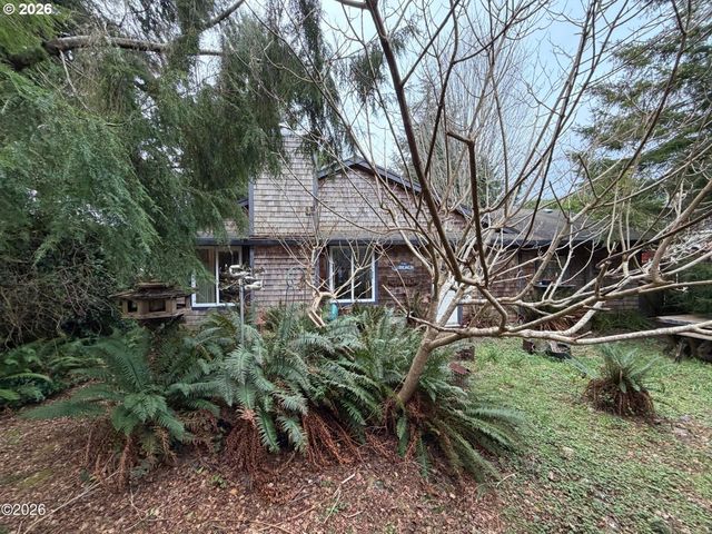 119 S LAGOON St, Rockaway Beach, OR 97136