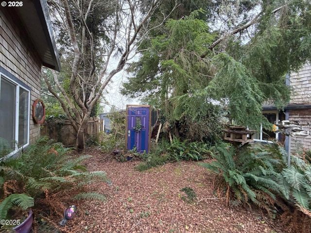 119 S LAGOON St, Rockaway Beach, OR 97136