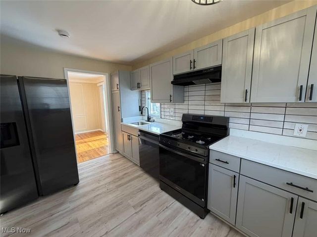 6315 Charles Avenue, Parma, OH 44129