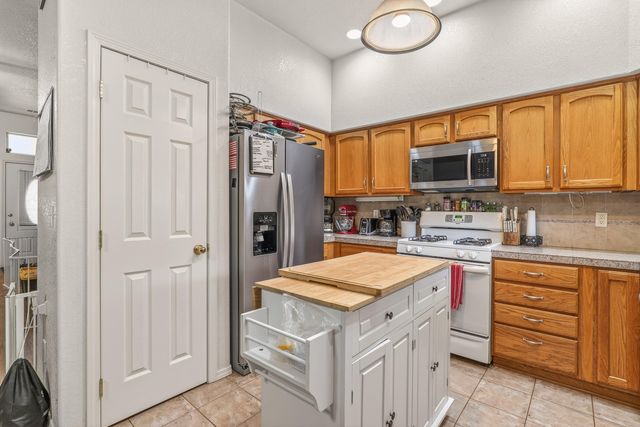 1711 Blue Moon Lane, Grants Pass, OR 97527