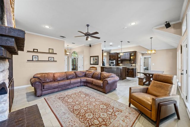 106 Manor Court N, Willow Park, TX 76087