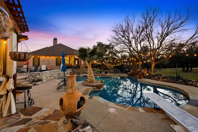 106 Manor Court N, Willow Park, TX 76087