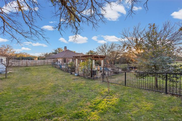 106 Manor Court N, Willow Park, TX 76087