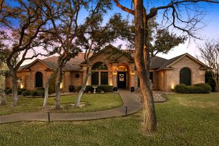106 Manor Court N, Willow Park, TX 76087