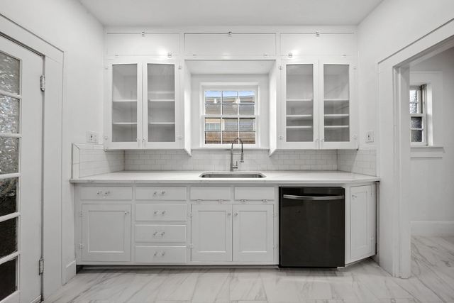 1320 Madeline Place, Fort Worth, TX 76107