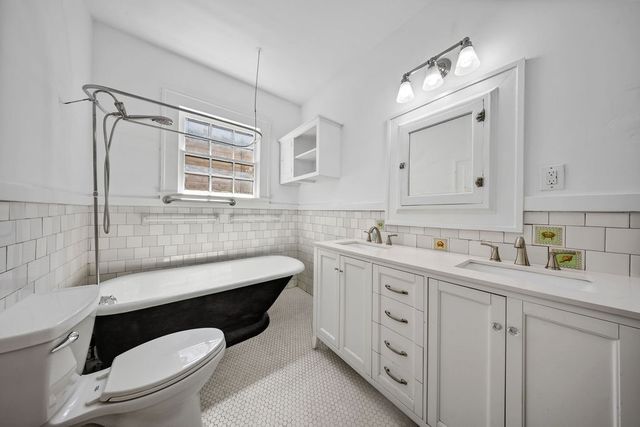 1320 Madeline Place, Fort Worth, TX 76107