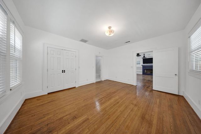 1320 Madeline Place, Fort Worth, TX 76107