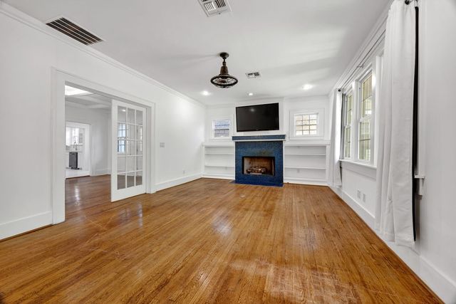 1320 Madeline Place, Fort Worth, TX 76107