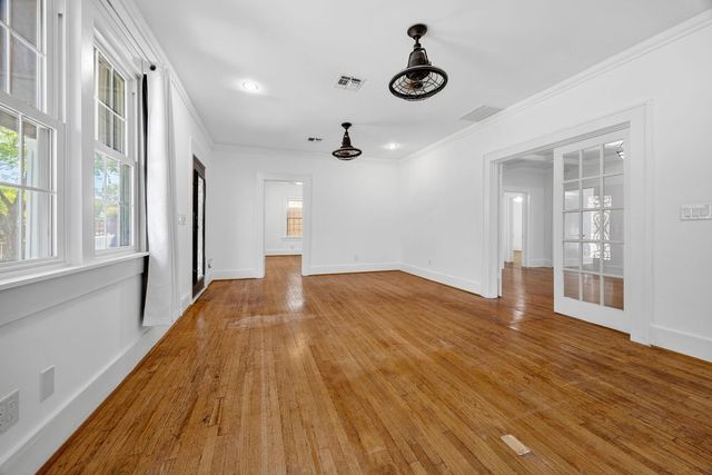 1320 Madeline Place, Fort Worth, TX 76107